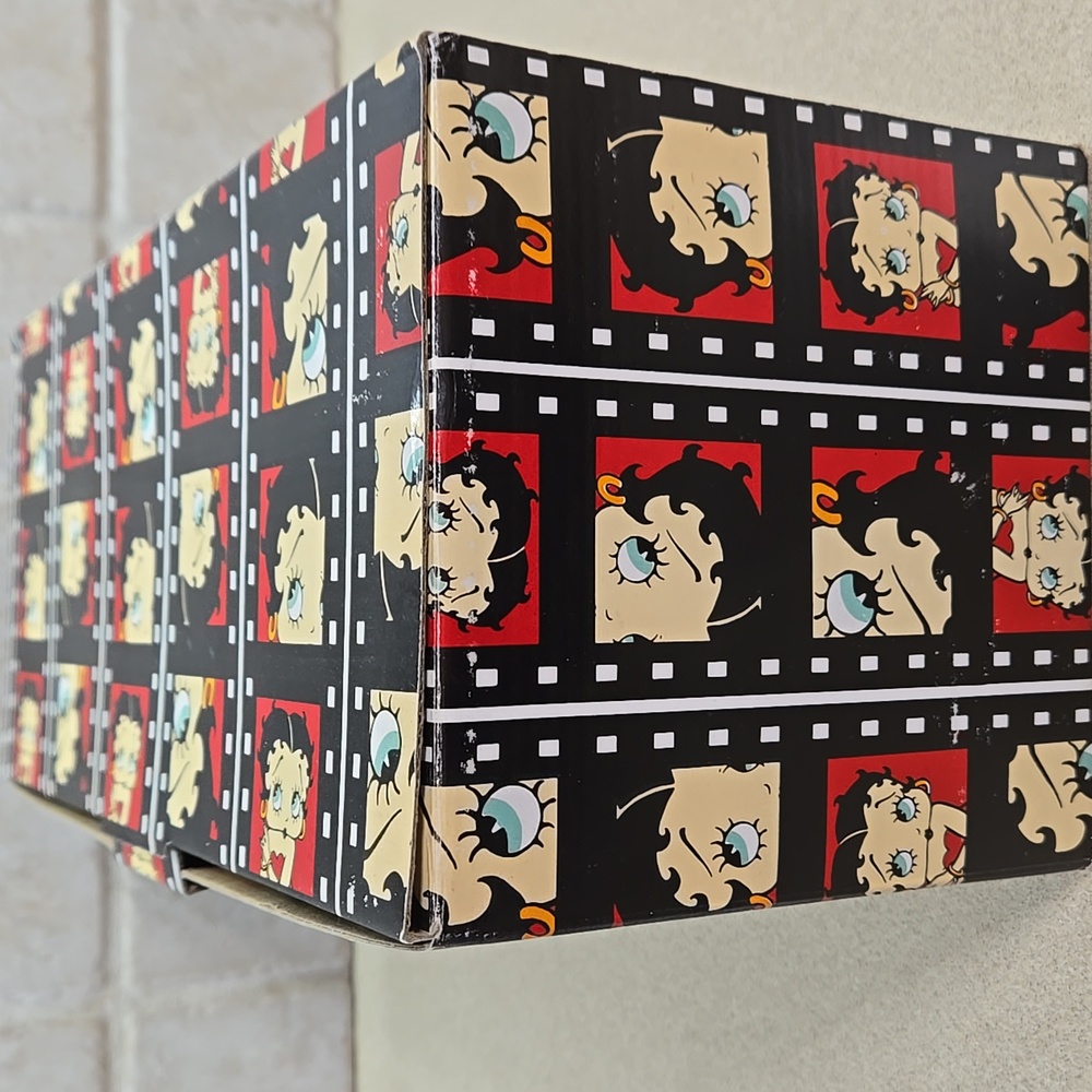 1995 Limited Edition Betty Boop Porcelain Doll with Stand by Vandor NIB - Picture 12 of 13